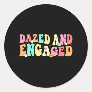 Versufte en verloofde Groovy Team Bride Bridesmaid Ronde Sticker