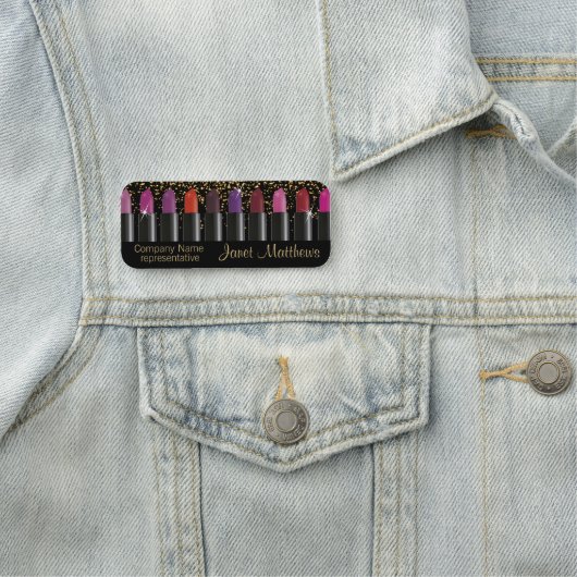 Vertegenwoordiger van bedrijf met kleurrijke handp naamplaatje (In situ)