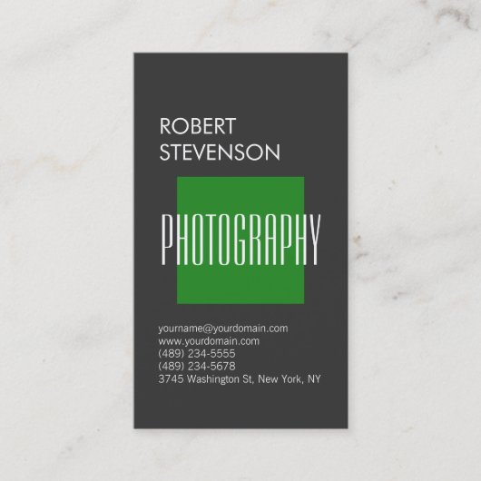 Verticaal grijs Visitekaartje met groene woud (Voorkant)