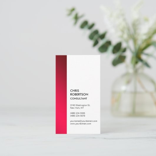 Verticaal rood wit minimalistisch modern visitekaartje (Staand voorkant)