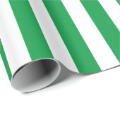 Verticaal streeppatroon in groen en wit cadeaupapier (Rol Hoek)