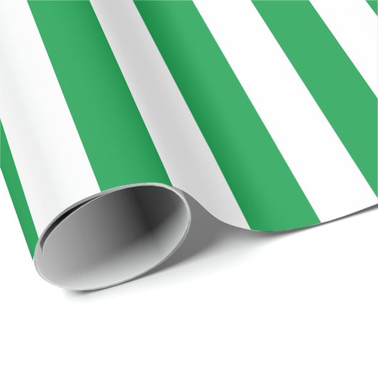 Verticaal streeppatroon in groen en wit cadeaupapier (Rol Hoek)
