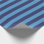 Verticaal streeppatroon in vet blauw cadeaupapier (Hoek)