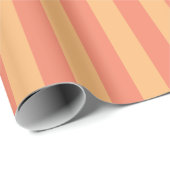 Verticaal streeppatroon in zalm en abrikoos cadeaupapier (Rol Hoek)