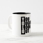 Verticaal vak YOLO Tweekleurige Koffiemok (Voorkant links)