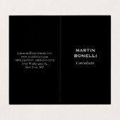 Verticaal zwart standaard modern, minimaal visitekaartje (Buitenkant ongevouwen)