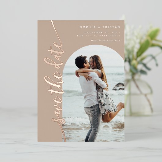 Verticale boogfototape De datum opslaan Folie Uitnodiging (Staand Voorkant)