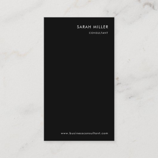 Verticale consultant minimalistische formele zwart visitekaartje (Voorkant)