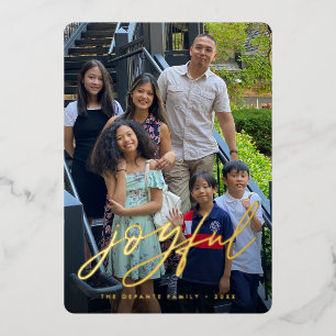 Verticale fotofamilie Joyful Script Kerstmis Folie Feestdagenkaart
