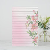 Verticale groep roze bloemen uitgelijnd briefpapier (Staand voorkant)