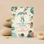 Verticale kleine astronaut verjaardagsfeestje kaart