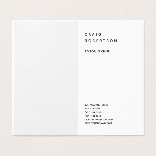 Verticale minimalistische vlakte Modern zwart-wit Visitekaartje (Buitenkant ongevouwen)