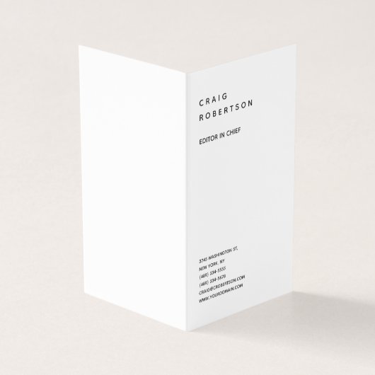 Verticale minimalistische vlakte Modern zwart-wit Visitekaartje (Buitenkant)