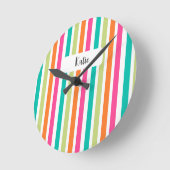 Verticale regenboog strepen, kleurrijke retro mult ronde klok (Hoek)