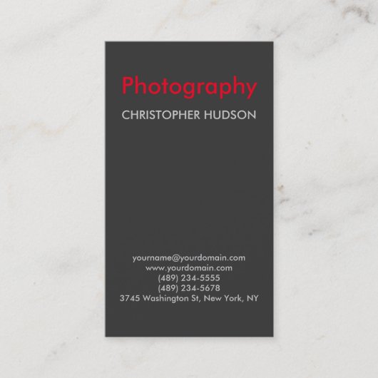 Verticale rode grijze fotografie visitekaartje (Voorkant)