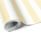 Verticale streeppatroon in botergeel en wit cadeaupapier (Rol Hoek)
