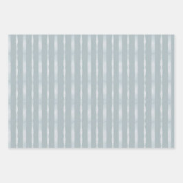 Verticale strepen in stoffig blauw en glinsterend  inpakpapier vel