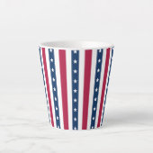 Verticale strepen met sterren Patriottisch Latte Mok (Voorkant)