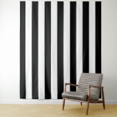 Verticale strepen zwart en wit gestreept wandkleed (In situ)