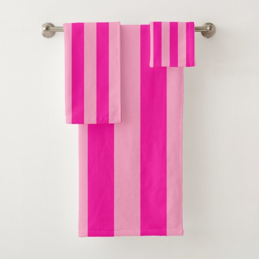 Verticale Stripes Hot Pink Bad Handdoek (Insitu)