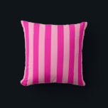 Verticale Stripes Hot Pink Kussen<br><div class="desc">Verticale strepen - roze en hete roze.</div>