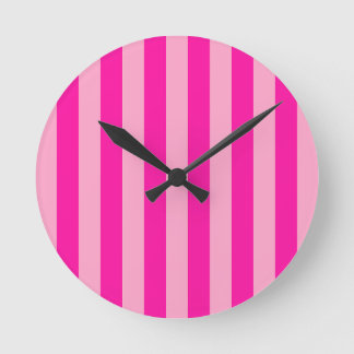 Verticale Stripes Hot Pink Ronde Klok