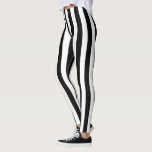 Verticale stripes zwart-wit decor ingeschakeld leggings<br><div class="desc">Deze mode is stijlvolle leggings in een zwart-wit-verticale Stripes decor voor uzelf of als geschenk,  zodat u altijd een indruk kunt maken. Gebruik de verbinding "Contact deze Ontwerper"om ons met uw speciale ontwerpverzoeken of voor wat hulp met om het even welke behoeften van uw aanpassingsproject te contacteren.</div>