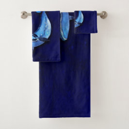 Verticale walvisbewegingsscène naar beneden in oce bad handdoek