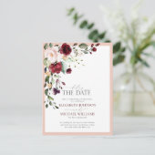 Vertraging van de datum Burgundy Blush Floral Wedd Aankondigingskaart (Staand voorkant)