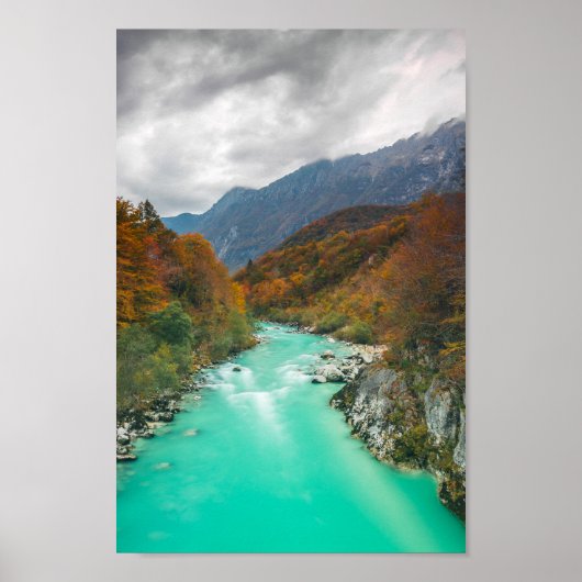 Vertrokken herfstdag van de rivier de Soča Sloveni Poster (Voorkant)