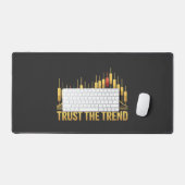 Vertrouw de Trend – Mindset T-shirt voor Handelare Bureaumat (Keyboard & Muis)