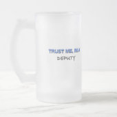 Vertrouw me dat ik een adjunct ben matglas bierpul (Links)