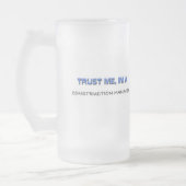 Vertrouw me dat ik een bouwmanager ben matglas bierpul (Links)