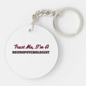 Vertrouw me dat ik een neuropsycholoog ben sleutelhanger (Achterkant)