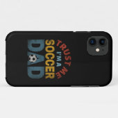 VERTROUW ME IK BEN EEN VOETBALPAPA Case-Mate iPhone CASE (Achterkant (horizontaal))