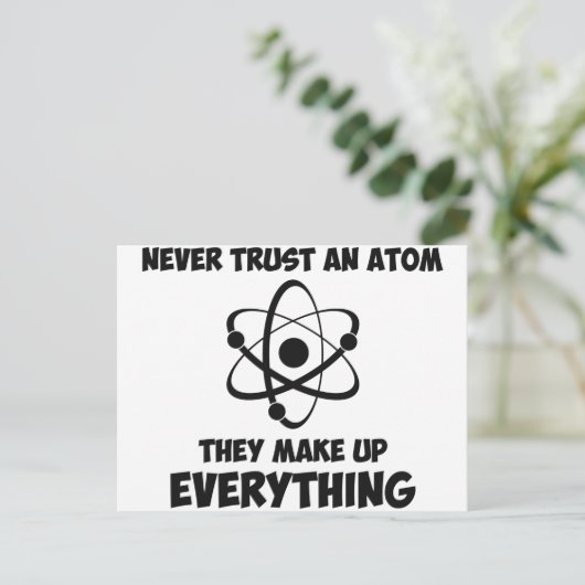 Vertrouw nooit op een Atom Briefkaart (Staand voorkant)