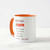 Vertrouw nooit op Joggers. Funny Quote Humor Tea C Mok (Voorkant links)
