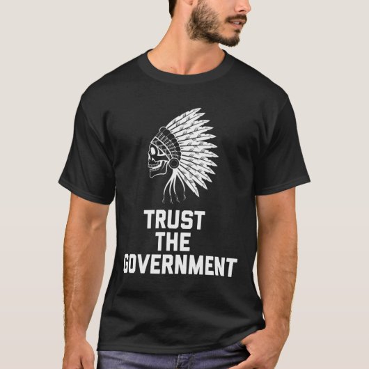 Vertrouw op de regering Essential T-Shirt (Voorkant)