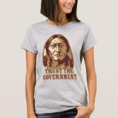 Vertrouw op de regering - Gepersonaliseerd T-shirt (Voorkant)