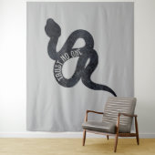 Vertrouw op niemand slang wandkleed (In situ)