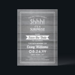 Vertrouwelijk met roestpartij Rustic Grey Faux Woo Save The Date<br><div class="desc">Kun je een geheim bewaren? Nodig collega's, collega's, familie en vrienden uit voor een elegante en spannende verrassende pensioenviering met aangepast grijs hout om de uitnodigingen van het datumfeest te bewaren. Alle bewoordingen op deze sjabloon zijn eenvoudig te personaliseren, inclusief een bericht met de tekst "Shhh! Het is een verrassing."...</div>