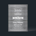 Vertrouwelijk met roestpartij Rustic Grey Faux Woo Save The Date<br><div class="desc">Kun je een geheim bewaren? Nodig collega's, collega's, familie en vrienden uit voor een elegante en spannende verrassende pensioenviering met aangepast grijs hout om de uitnodigingen van het datumfeest te bewaren. Alle bewoordingen op deze sjabloon zijn eenvoudig te personaliseren, inclusief een bericht met de tekst "Shhh! Het is een verrassing."...</div>