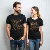 Vertrouwen in Krishna Elegant Script Zwart T-shirt