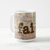 Vertrouwen met Cross op een Brick Wall Art Mok Cup (Voorkant links)