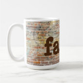 Vertrouwen met Cross op een Brick Wall Art Mok Cup (Links)