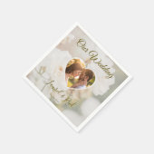 Vervaagde witte rozenbloemen met aangepaste trouwf servet (Hoek)