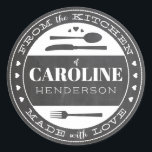 Vervaardigd met liefdeskarton voedselcadeau-ronde- ronde sticker<br><div class="desc">De perfecte afwerking voor een homemade cadeau uit de keuken,  vergeet niet om je te personaliseren met jouw naam. Gebruik deze cirkelsticker op bliksempotten,  kakkerdozen,  gebakken producten of om cadeaubonnen te sluiten.</div>