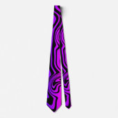Vervormde zwarte en neonpaarse kleur das (Voorkant)