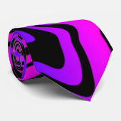 Vervormde zwarte en neonpaarse kleur das (Opgerold)