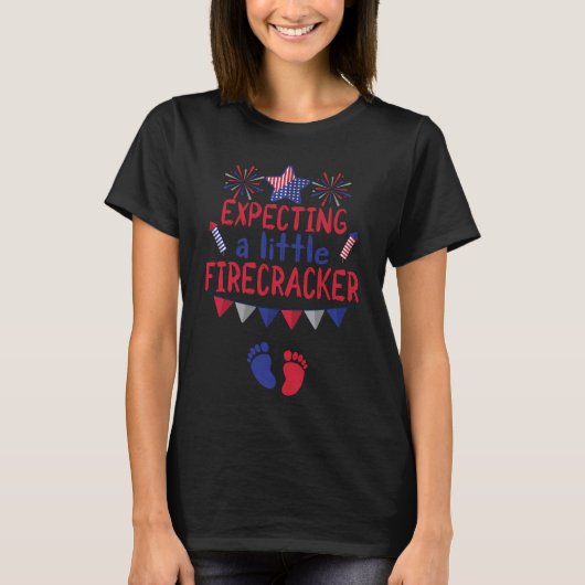 Verwacht kleine Firecracker op 4 juli Zwanger T-shirt (Voorkant)